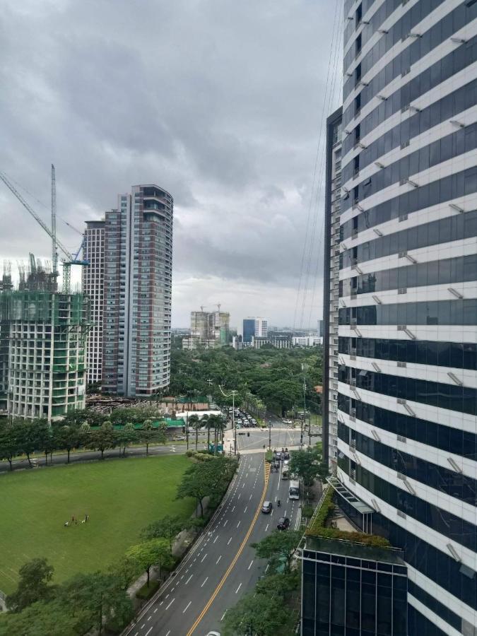 Fort Victoria Condominium Tower C ตากิก ภายนอก รูปภาพ